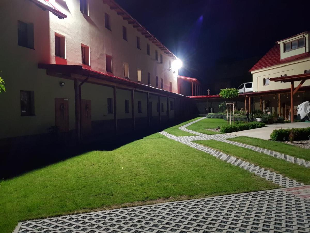 Bed and Breakfast Bendovsky Dvur Dusniky Экстерьер фото